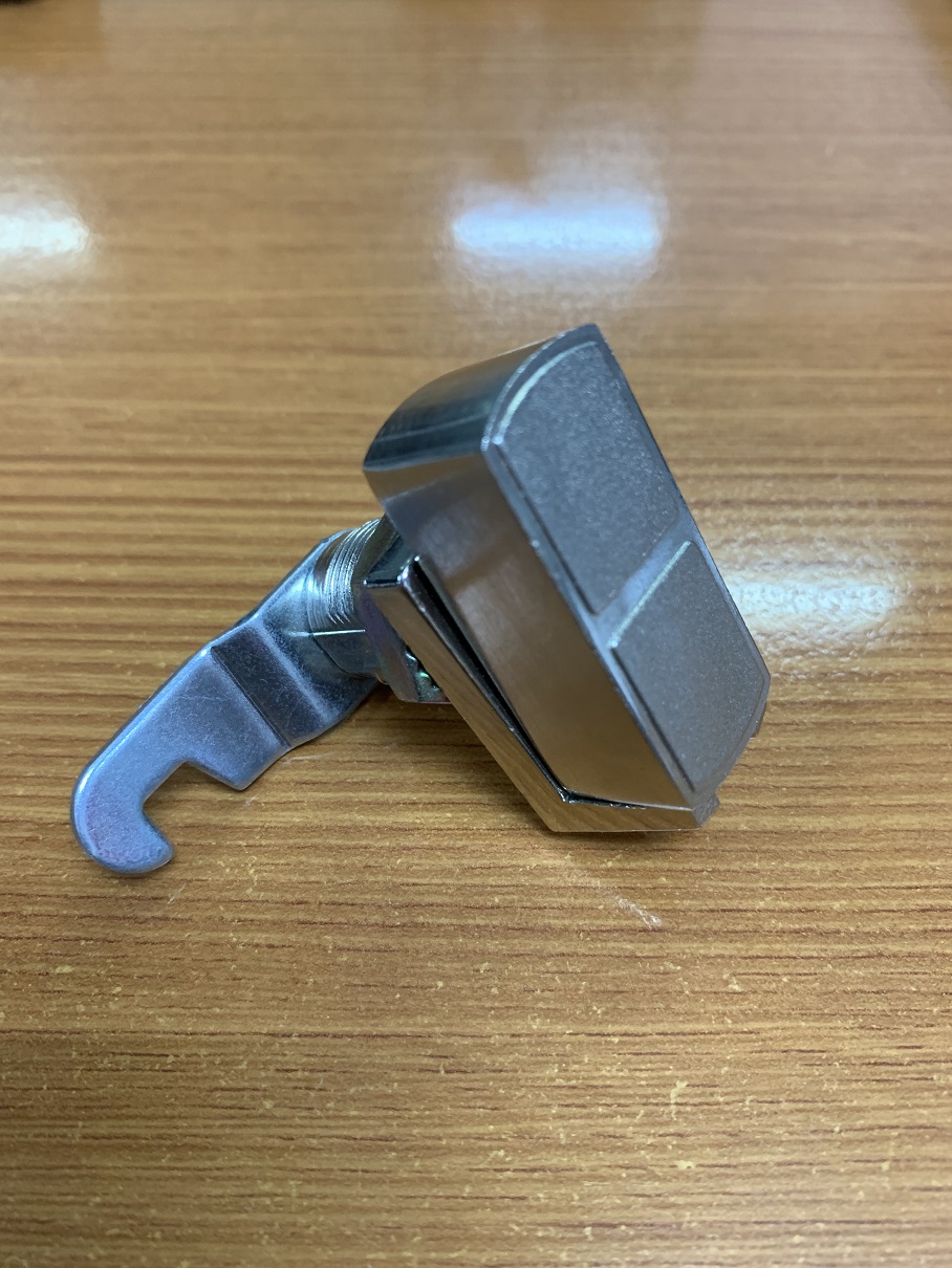 Latch_Lock_Steel_Locker-1