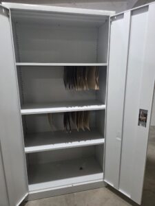 full-height-hanging-pocket-cupboard